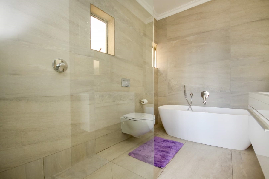 To Let 3 Bedroom Property for Rent in Sea Point Western Cape